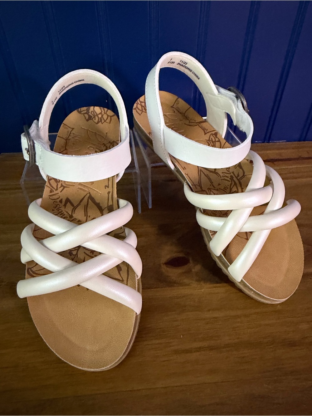 NIB Blowfish Malibu Michaela-K Pearl White Strappy Sandals Girls 1